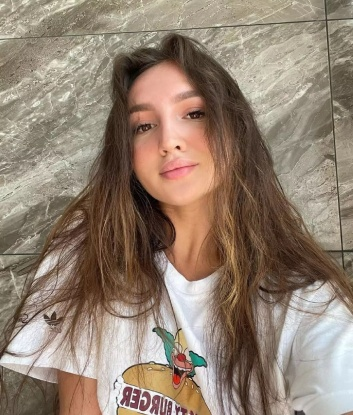 У меня есть все, что нужно, чтобы сделать нашу встречу незабываемой. Раскрепощенная Москвичка, я люблю приятные встречи и открыта для новых экспериментов. Позволь мне позаботиться о твоих фантазиях и желаниях, я сделаю все, чтобы ты чувствовал себя настоящим королем. Фото и отзывы на моей странице 📸💕 Жду тебя в Москве, чтобы подарить тебе незабываемое наслаждение. Не упусти возможность окунуться в океан блаженства со мной! 💋 Мария